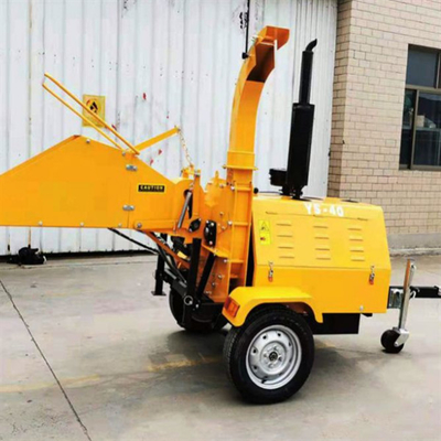 ماكينة تقطيع الأخشاب عالية السرعة 0.8t / H Pto بالطاقة التقطيع 44 × 38 سم