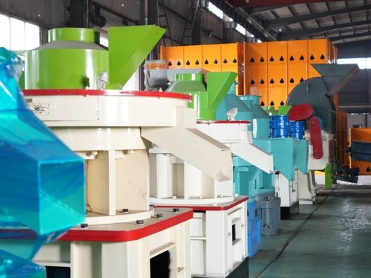 التجارية الزراعية 2-12mm الخشب بيليه ماكينة مع محرك ديزل