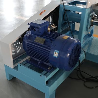500 كجم / ساعة بيليه طعام الأسماك الصغيرة ماكينة 2.2kw قطع الطاقة