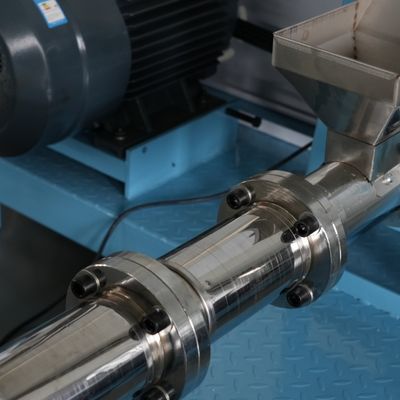 عالية الإنتاجية التلقائي آلة تغذية الأسماك بيليه 500 كجم / ساعة