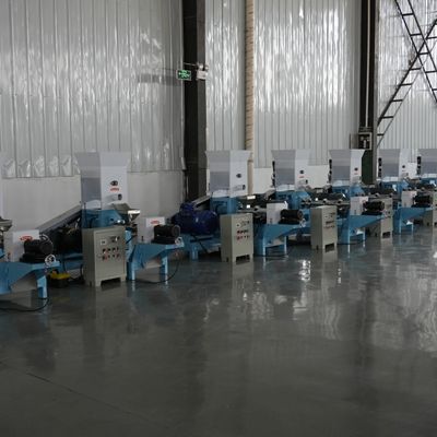 MIKIM Grass Carp Fish Feed Pellet Machines 450kg / H النوع الرطب