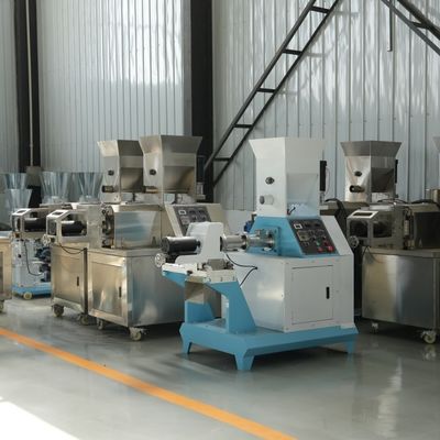 ماكينة صنع أعلاف الأسماك الصغيرة ODM ماكينة صنع علف الأسماك العائمة آلة تحبيب الأعلاف السمكية متينة