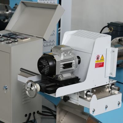 ماكينة صنع أعلاف الأسماك الصغيرة ODM ماكينة صنع علف الأسماك العائمة آلة تحبيب الأعلاف السمكية متينة