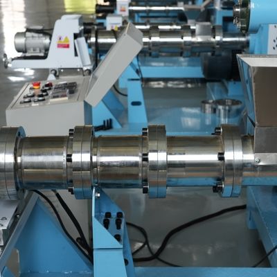 1mm العائمة بيليه تغذية الأسماك آلة 320kg 380V أغذية الحيوانات الأليفة الطارد