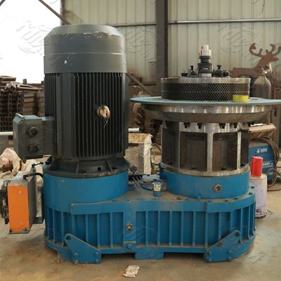 1 إلى 10 T / H 1.1kw Ring Die Wood Pellets Machine Production Line SKF Bearings