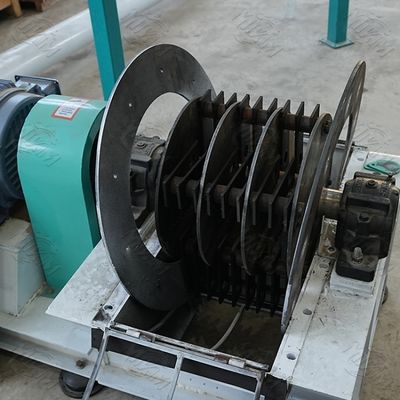 علف حيواني دجاج خنزير علف دواجن تجهيز آلات مطحنة كريات الأسطوانة