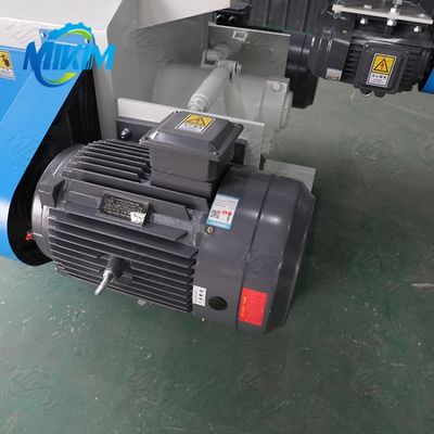 موتور الأساسية آلة تغذية الدواجن الحيوانية بيليه عالية الأداء