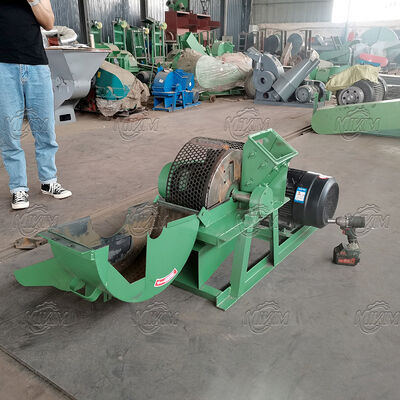 آلة تكسير أغصان شجر الصنوبر العملاقة والقوية بوزن 450 كجم مع قشر جوز الهند وشاشة تكسير نشارة الخشب