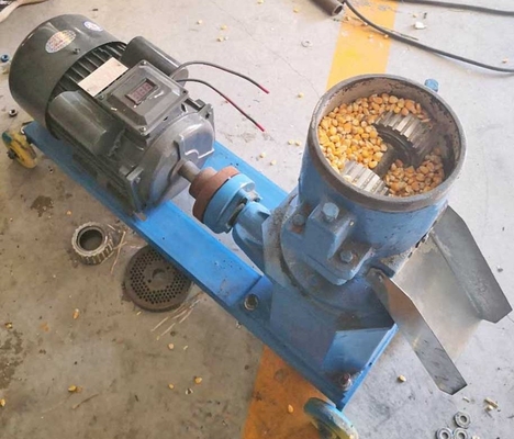 نشارة الخشب الكتلة الحيوية الخشب آلة مطحنة الحبيبات 200 كجم / ساعة